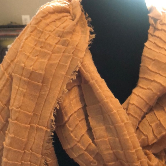 Tan Grid Pattern - Picture 2 of 3